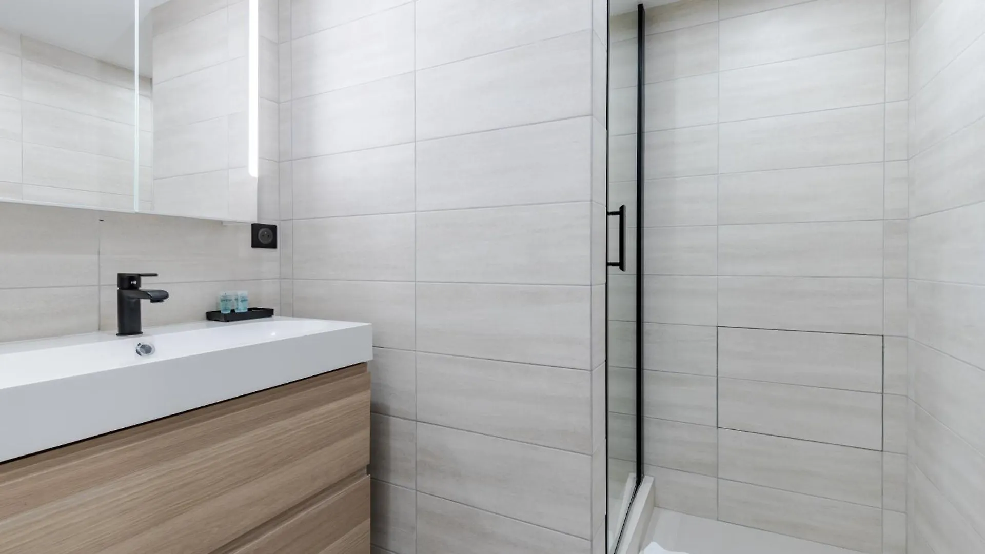 Hsh Parmentier-Couronnes I Appartement Design 6P-2Br Paris Frankrig